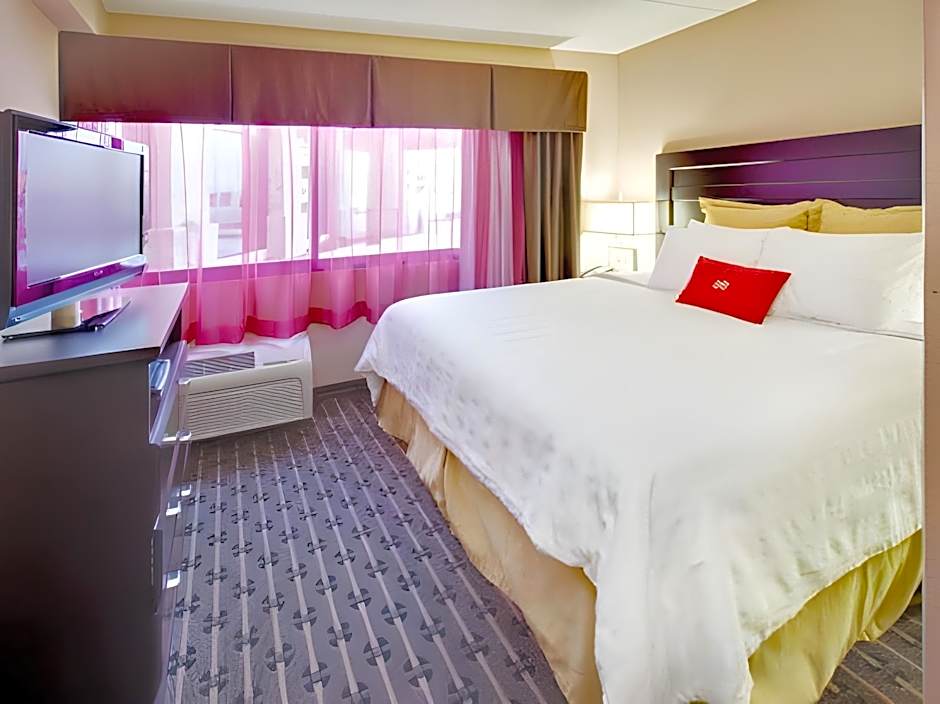 Crowne Plaza Milwaukee South By IHG