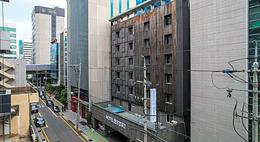 B. Cent Hotel Busan Station