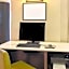La Quinta Inn & Suites by Wyndham Santa Fe