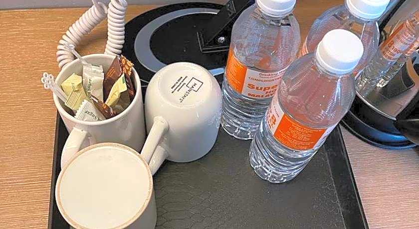 Super 8 Hotel @ Bayan Baru