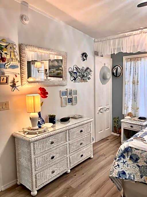 Coastal Imagination Sunny Dayz Oasis