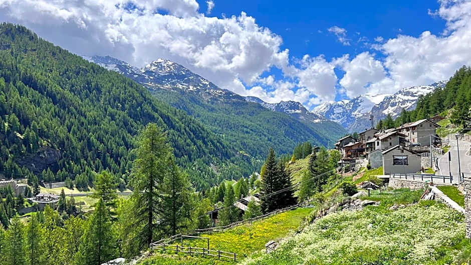 Hotel & Restaurant Perret - Mountain People