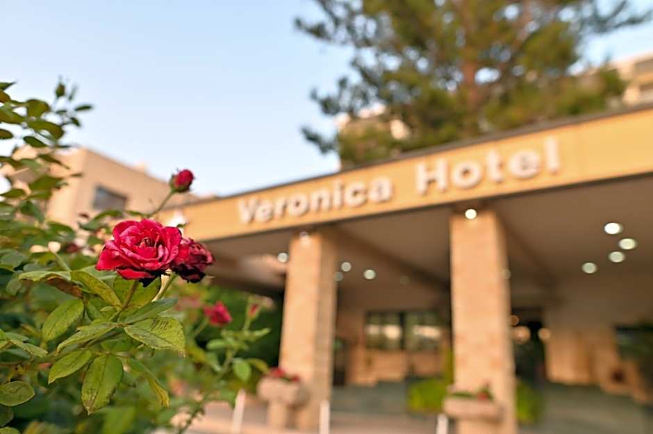 Veronica Hotel