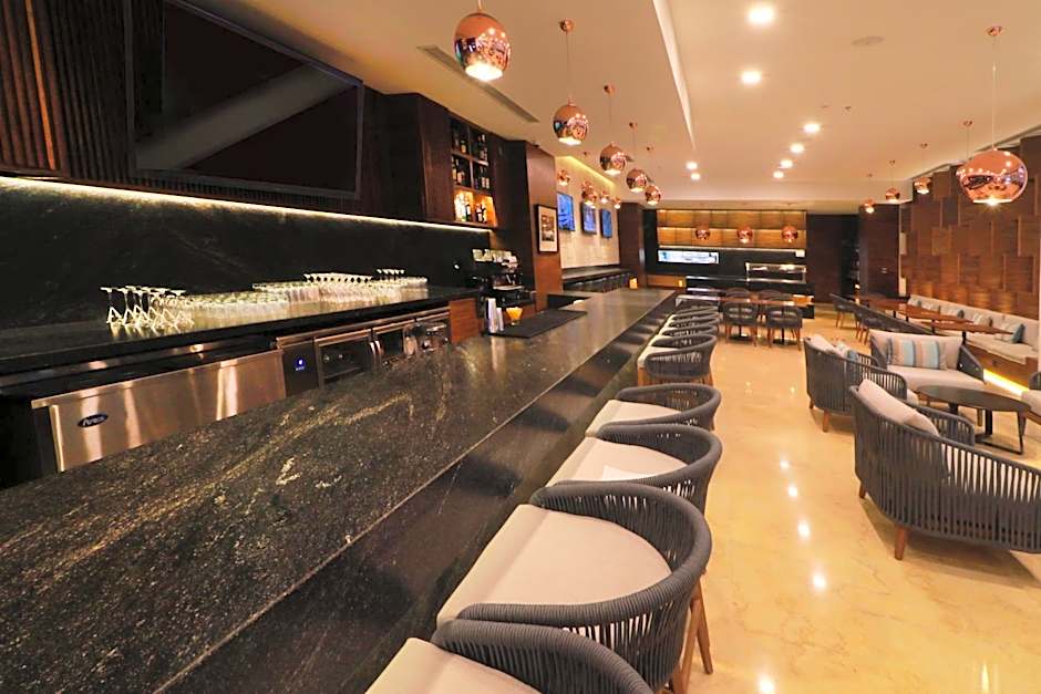 Holiday Inn & Suites Puerto Vallarta Marina & Golf By IHG