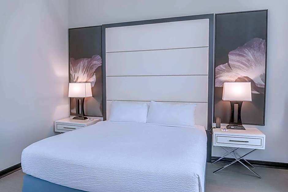 TRYP by Wyndham Savannah