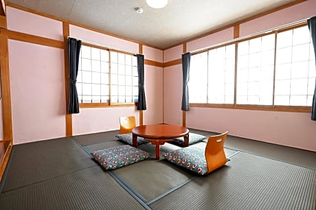 Japanese Style Room with Shared Bathroom 4 adult