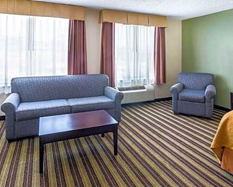 King Suite with Sofa Bed - Non-Smoking