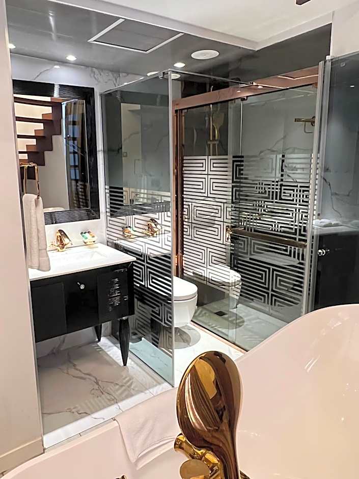 Anahita Boutique Hotel