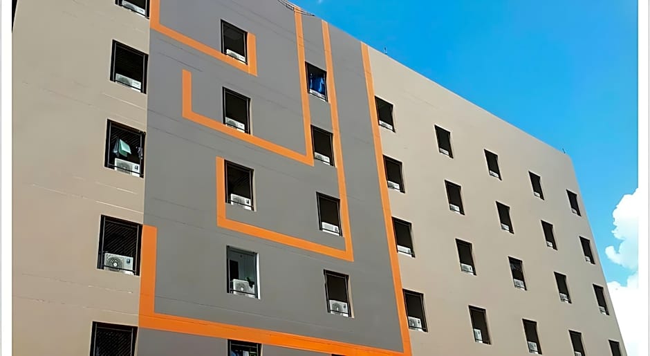 Centerpoint Hotel