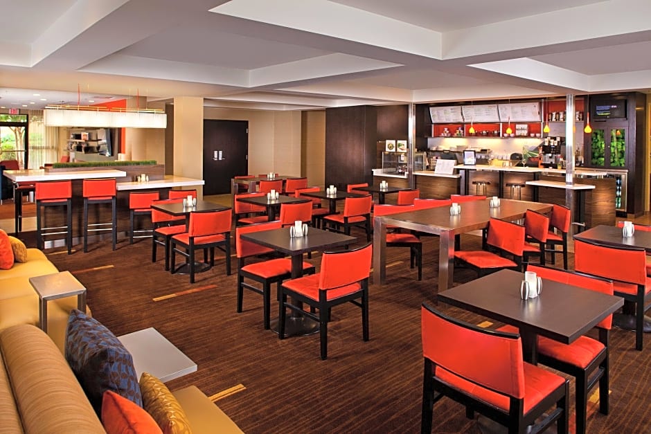 Spark by Hilton Birmingham Colonnade