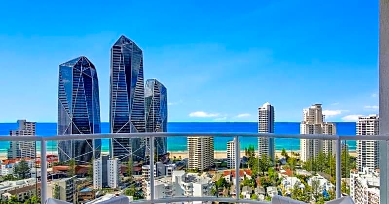 Deluxe Private Apartment and Studio - Ocean Views