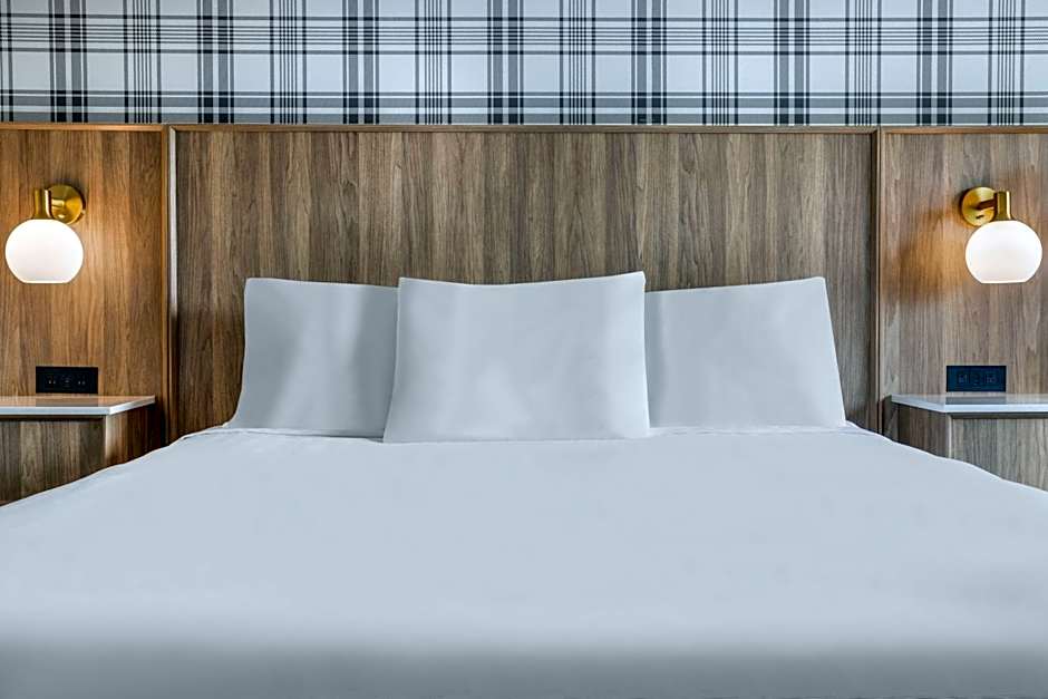 Travelodge by Wyndham Niagara Falls at the Falls