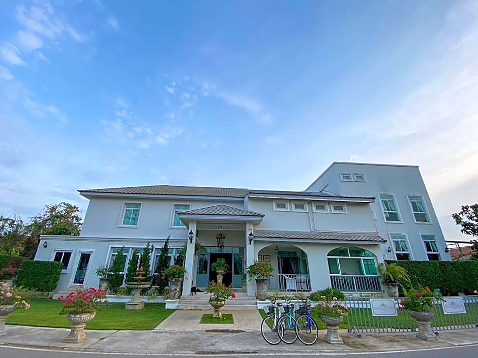 Villa Amphawa