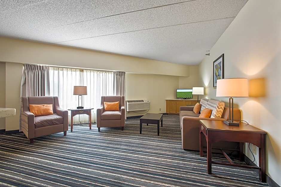Crossroads Hotel and Huron Event Center