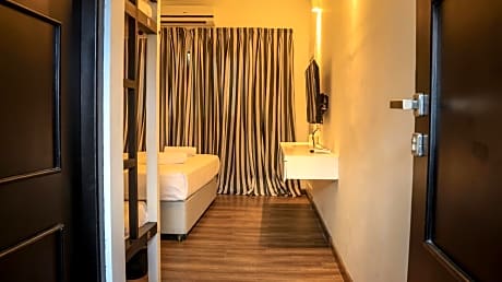 Comfort Quadruple Room