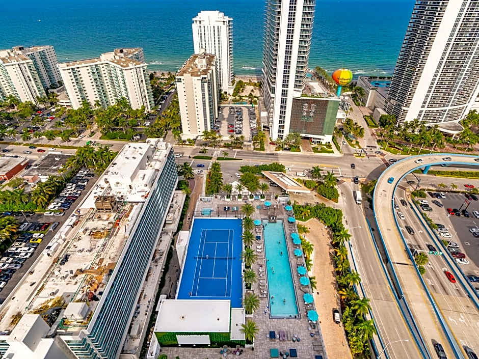 Modern Waterfront Retreat with Scenic Views