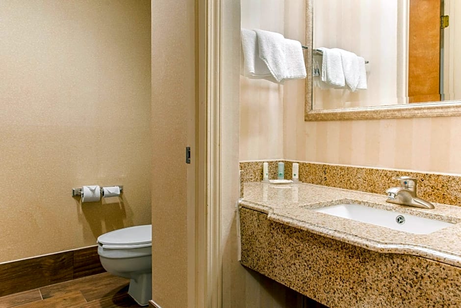 Quality Inn & Suites Miamisburg - Dayton South