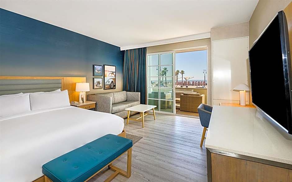 Inn at the Pier Pismo Beach, Curio Collection by Hilton