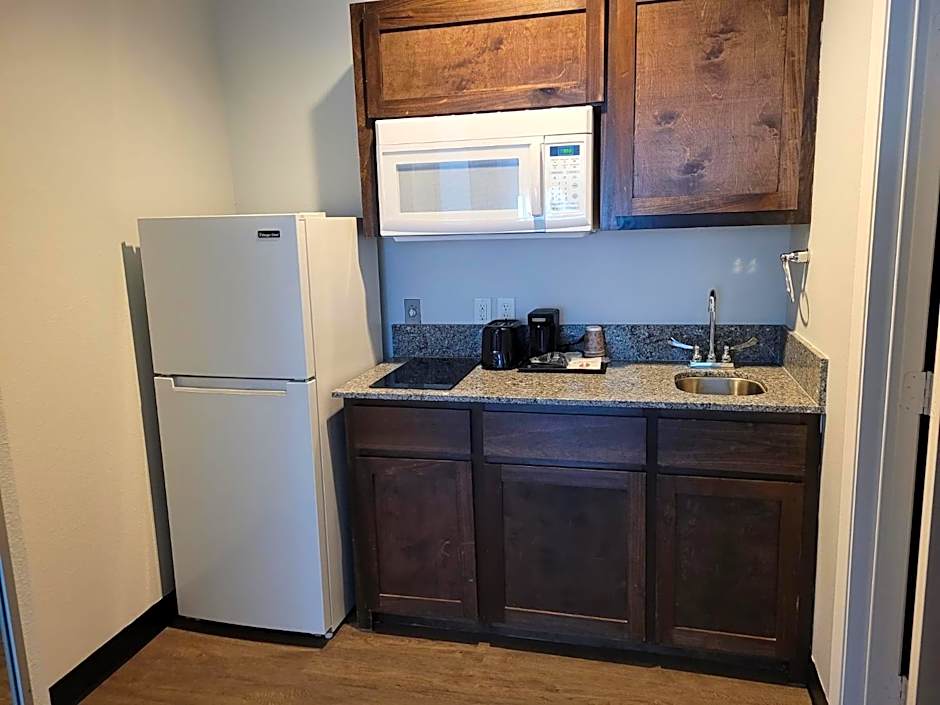 Days Inn & Suites by Wyndham Gonzales TX