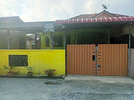 SAFFIRA HOMESTAY NEAR UNIVERSITI MALAYA BACHOK