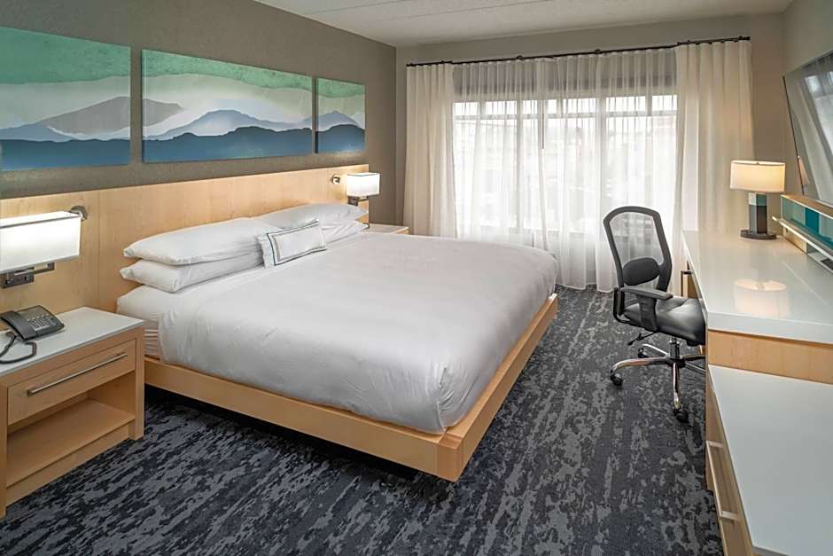 DELTA HOTELS BY MARRIOTT HUNTINGTON DOWNTOWN