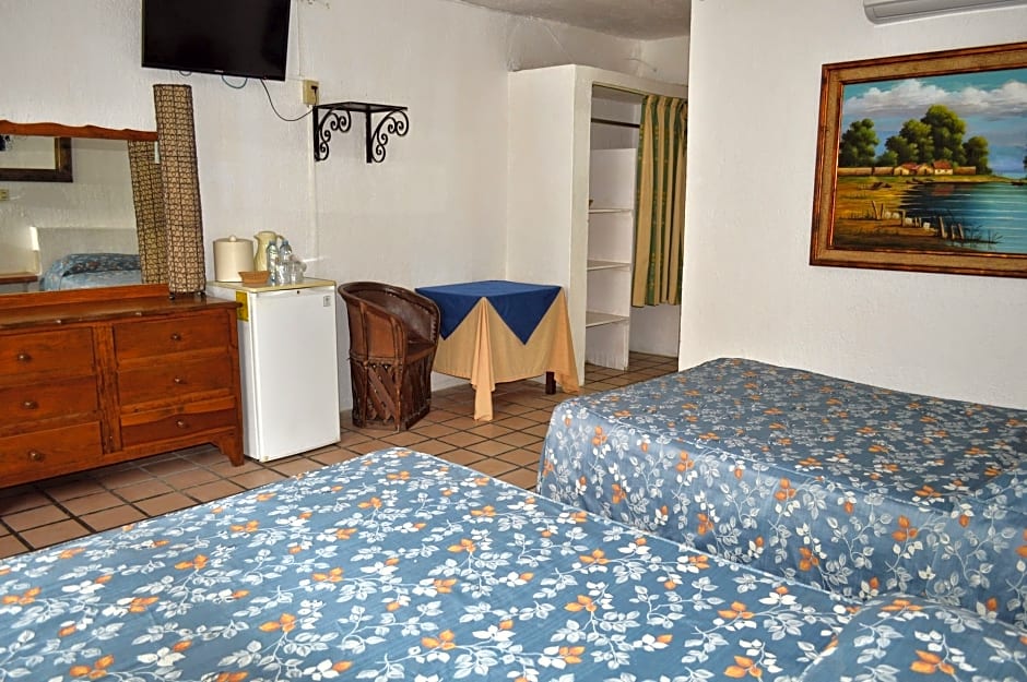 Hotel Mercurio - Caters to Gay Men
