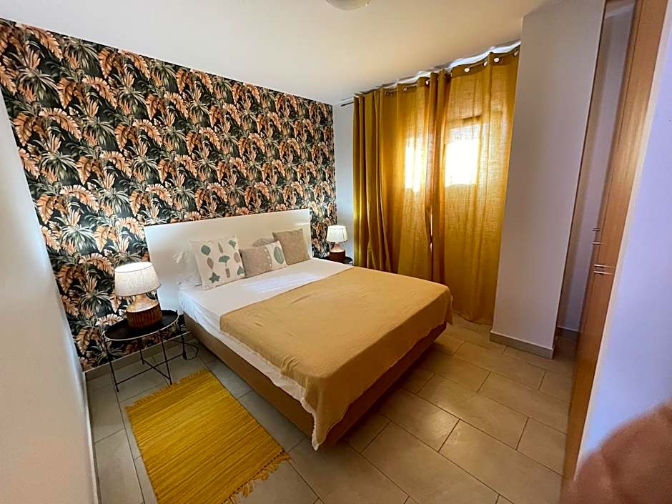 Esmeralda Holidays Apartments