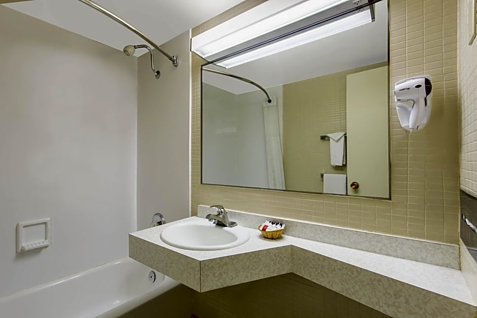 Claridge Inn