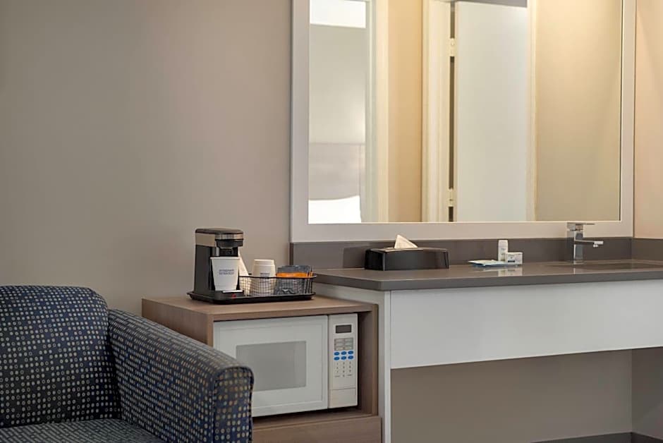 Days Inn by Wyndham Kelowna