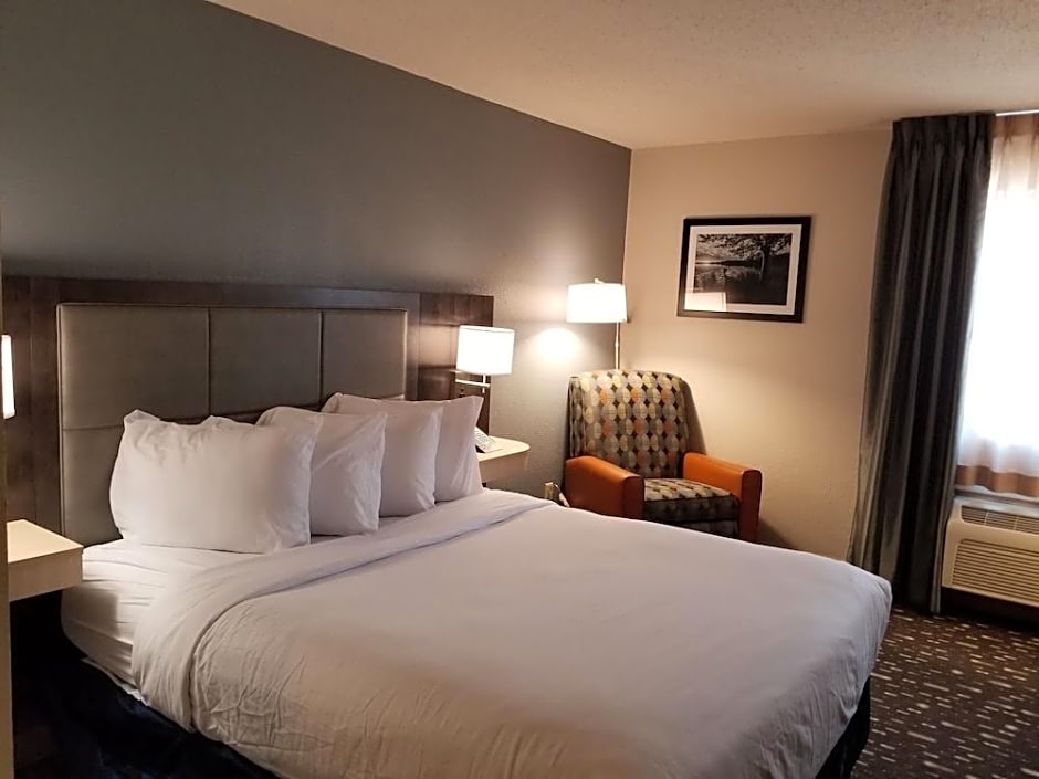 Country Inn & Suites by Radisson, Auburn, IN