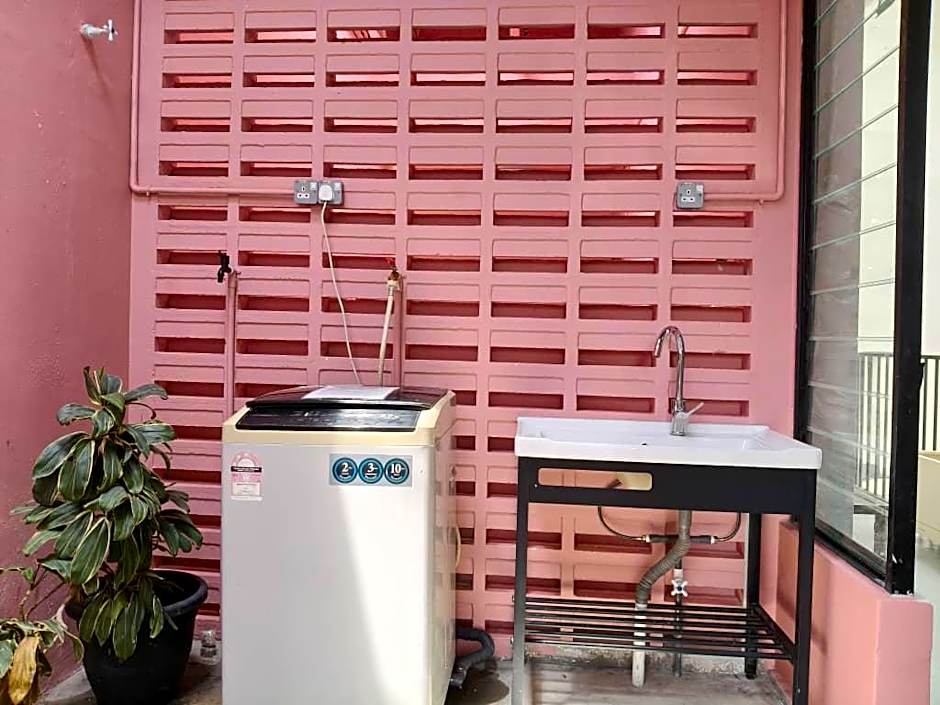 The Brownstone Hostel & Space