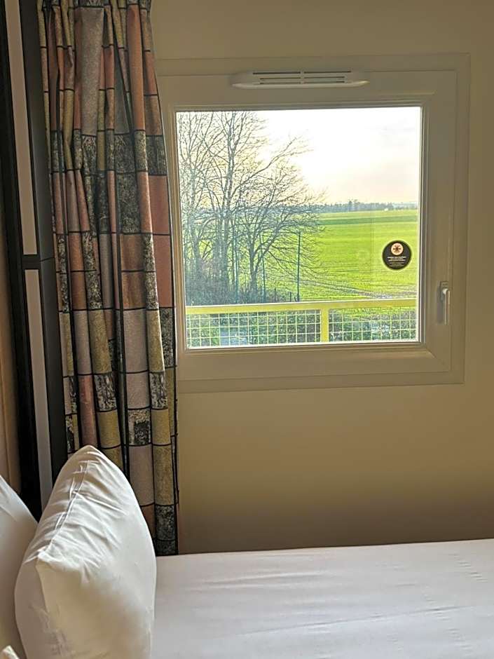 B&B HOTEL Saint-Witz Roissy