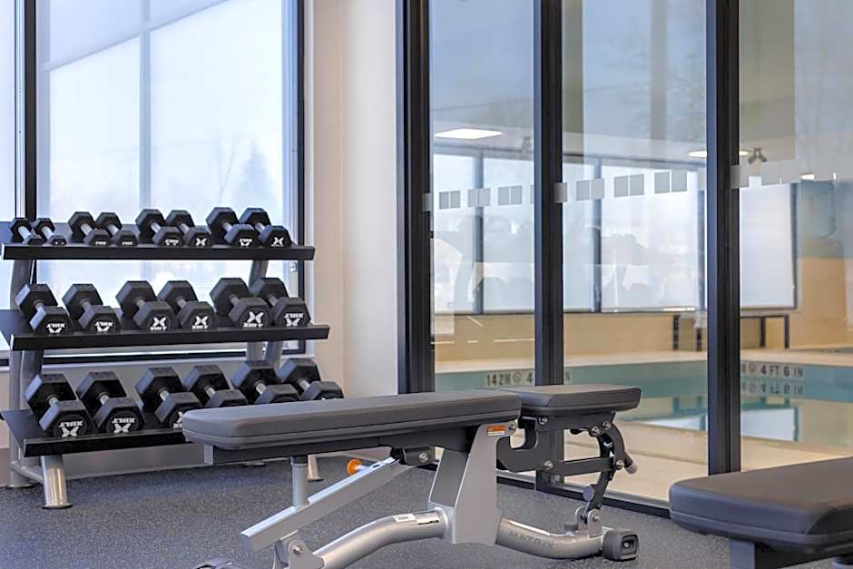 Holiday Inn Express And Suites St.Thomas. By IHG