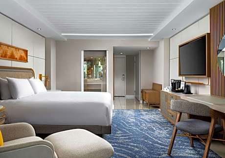 King Room with Roll-In Shower - Disability Access