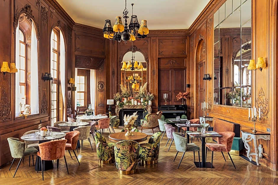 Château Jeanne & The Forest - Château de Montvillargenne