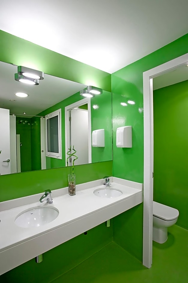 Sant Jordi Hostels Gracia