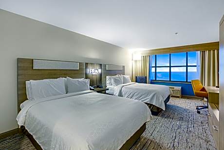 Standard Queen Room with Two Queen Beds and Ocean View