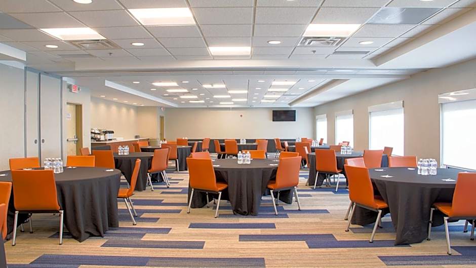 Holiday Inn Express & Suites Danville By IHG