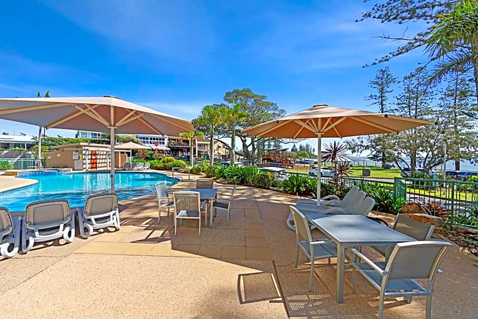 The Norfolks on Moffat Beach