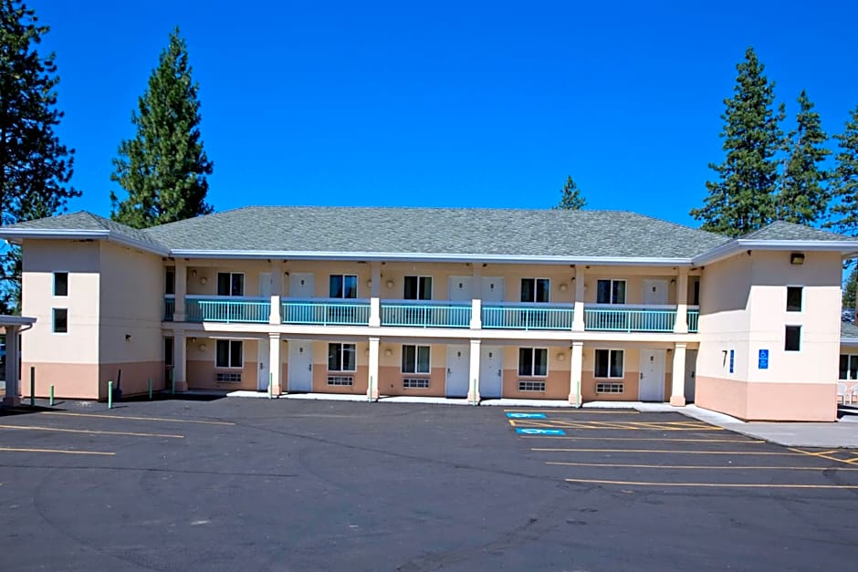 Shasta Pines Motel & Suites