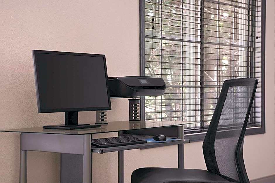 Country Inn & Suites by Radisson, Detroit Lakes, MN