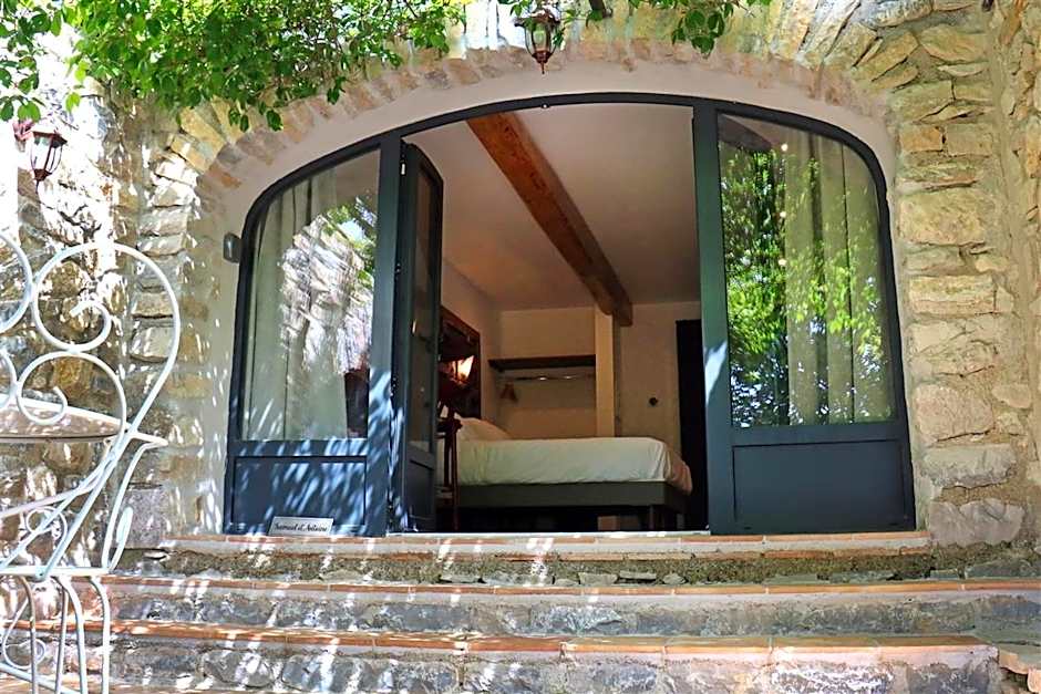 L Amourier chambres charme et confort avec Jacuzzi ou baignoire XXL