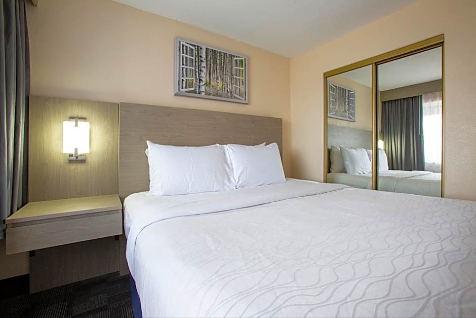 Hotel Aspen Flagstaff/ Grand Canyon InnSuites