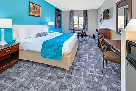 King Room with Bath Tub - Mobility/Hearing Accessible - Non-Smoking