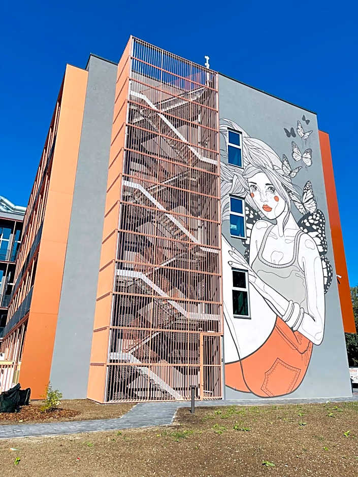 Campus House by Larsen