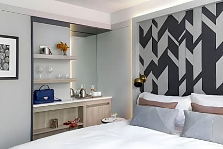 Luxury Room 1 King Bed