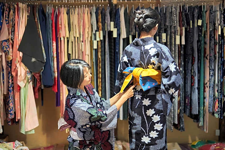 泊まれる廃墟 ぐんじょう