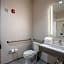 Holiday Inn Express & Suites Cleveland By IHG