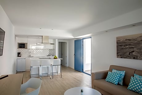 1 BEDROOM APARTMENT 3 ADULTS + 1 CHILDREN