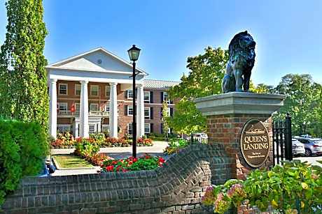 Queens Landing